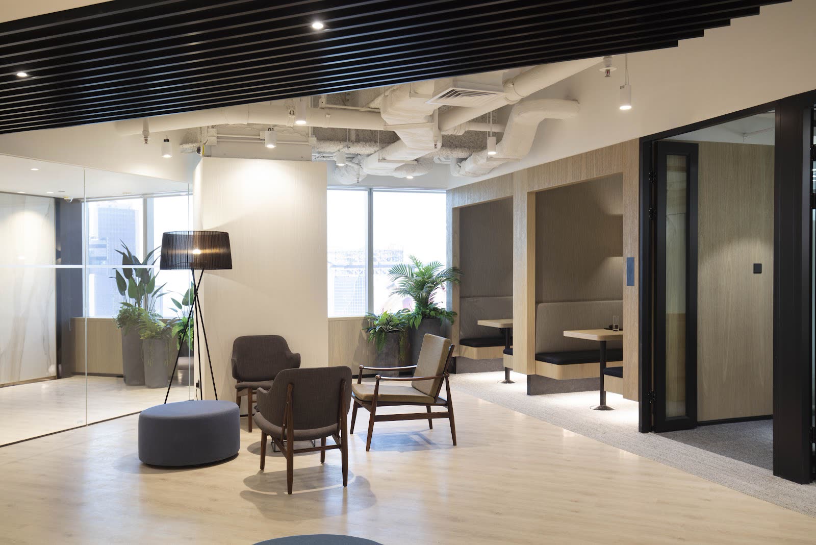 Business lounge sofas - Sky Business Centre Mira Place