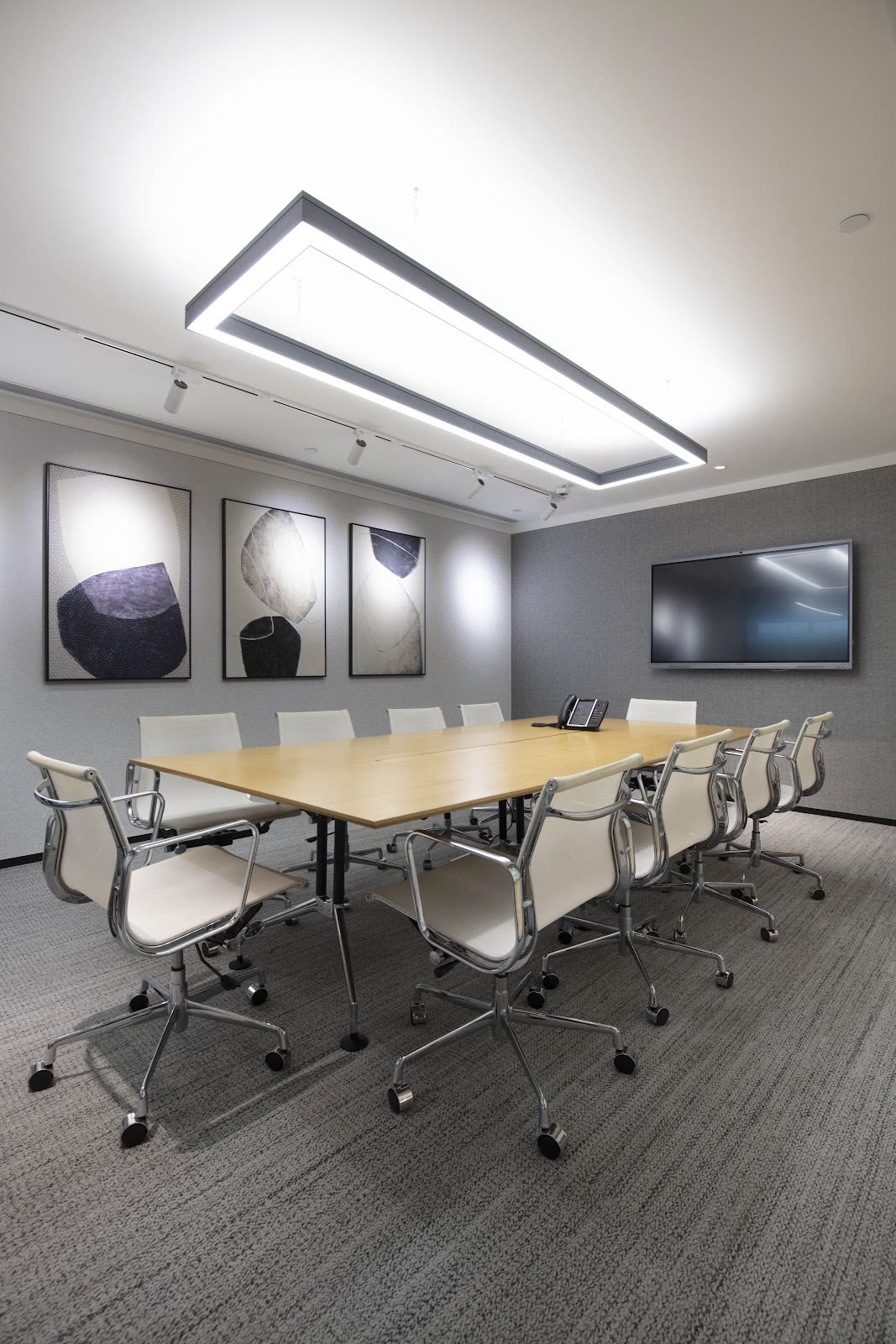 Boardroom with AV equipment - Mira Place Tsim Sha Tsui