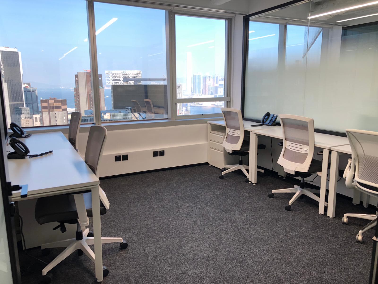 Private office for two - Mira Place