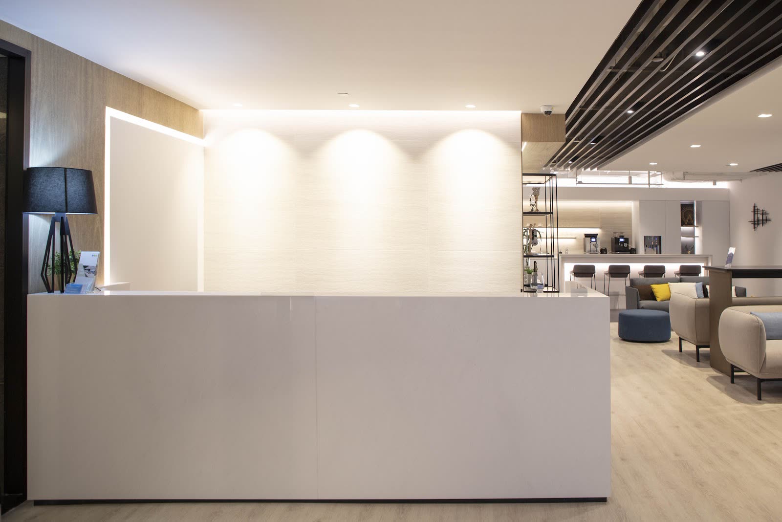 Reception area with wooden feature ceiling - Mira Place